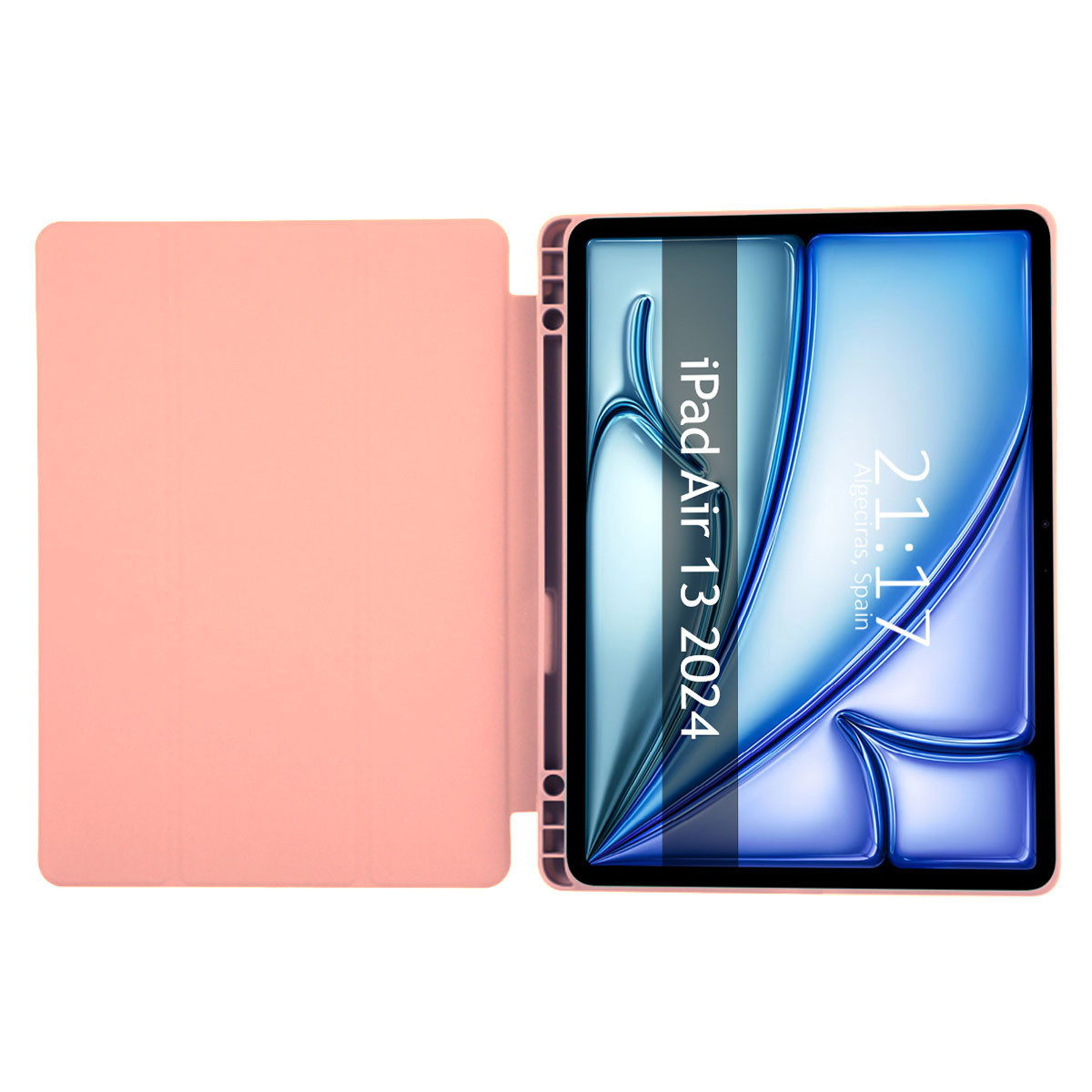 Un iPad Air 13 2024 con una custodia rosa aperta, lo schermo mostra una grafica blu e bianca con l'ora 21:17.