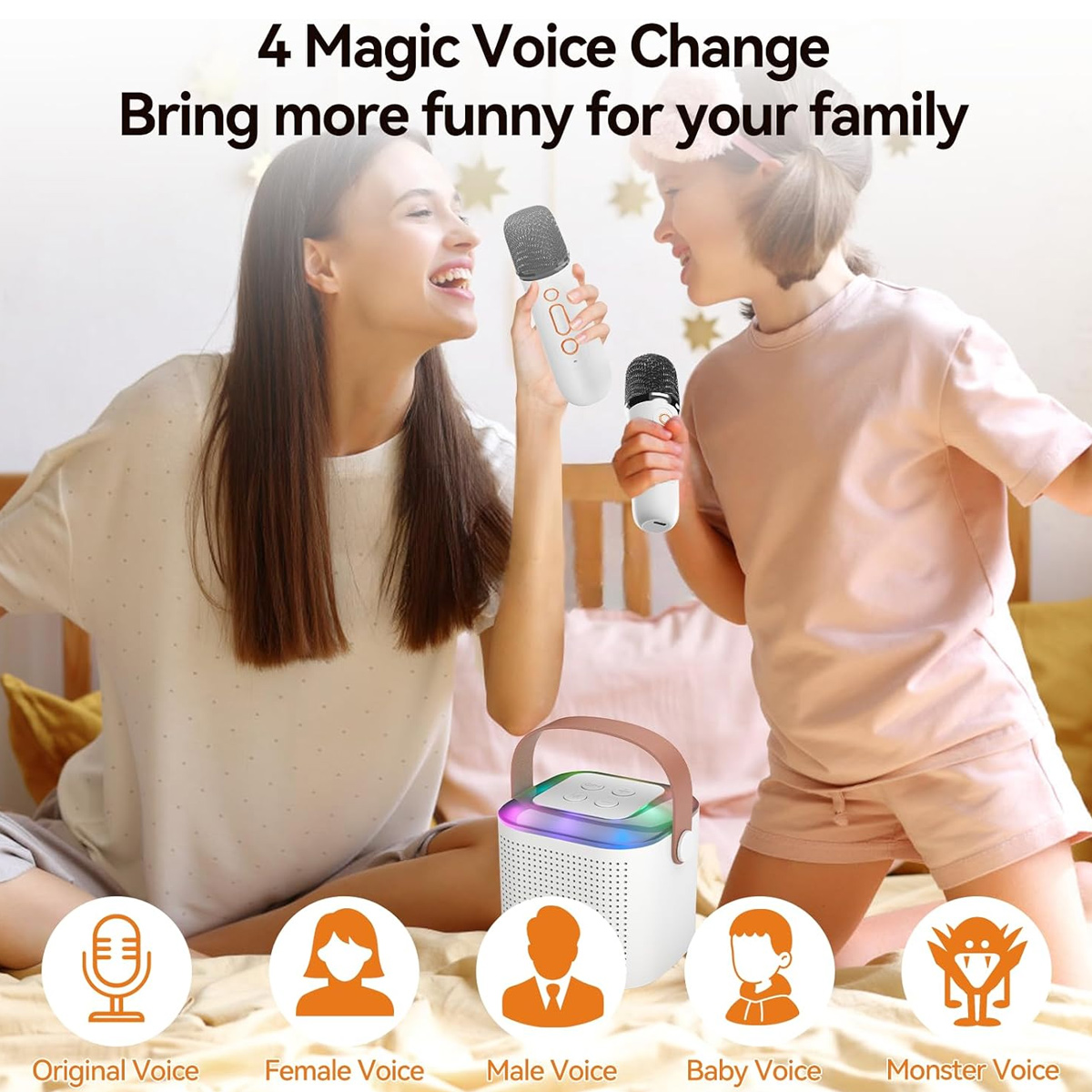 Zwei Frauen und ein Kind halten Mikrofone, im Hintergrund ein Lautsprecher. Der Text lautet '4 Magic Voice Change, Bring more funny for your family'.