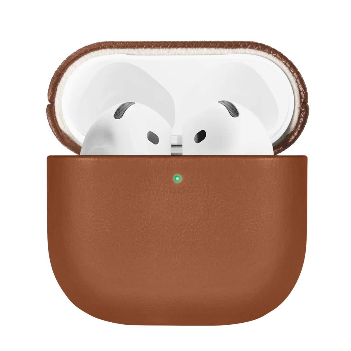 Estuche de cuero marrón abierto con AirPods blancos dentro. La funda tiene una luz verde. Fondo blanco.