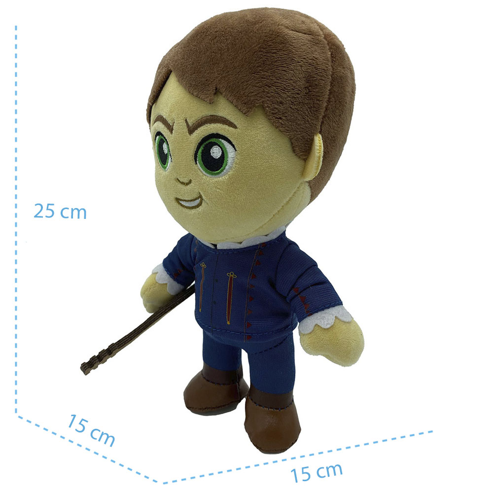 Eine Plüschpuppe eines Jungen mit braunen Haaren, grünen Augen, in einem blauen Outfit, der einen braunen Stock hält, mit markierten Abmessungen.