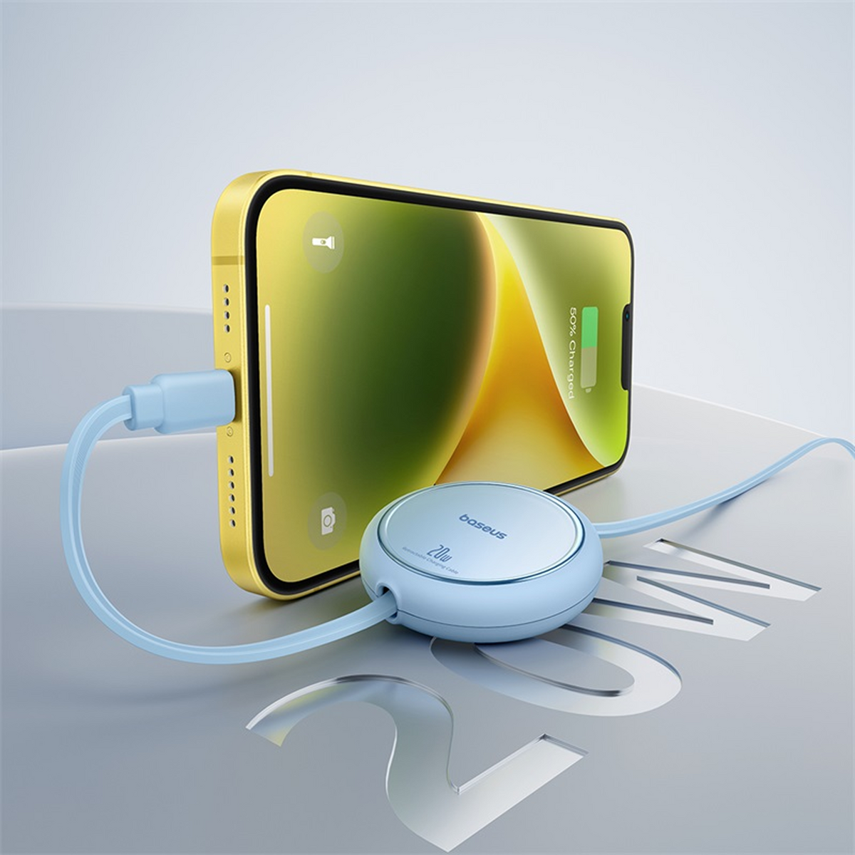 Złoty iPhone ładuje się niebieskim kablem podłączonym do jasnoniebieskiej ładowarki Baseus, pokazuje 60% naładowania.