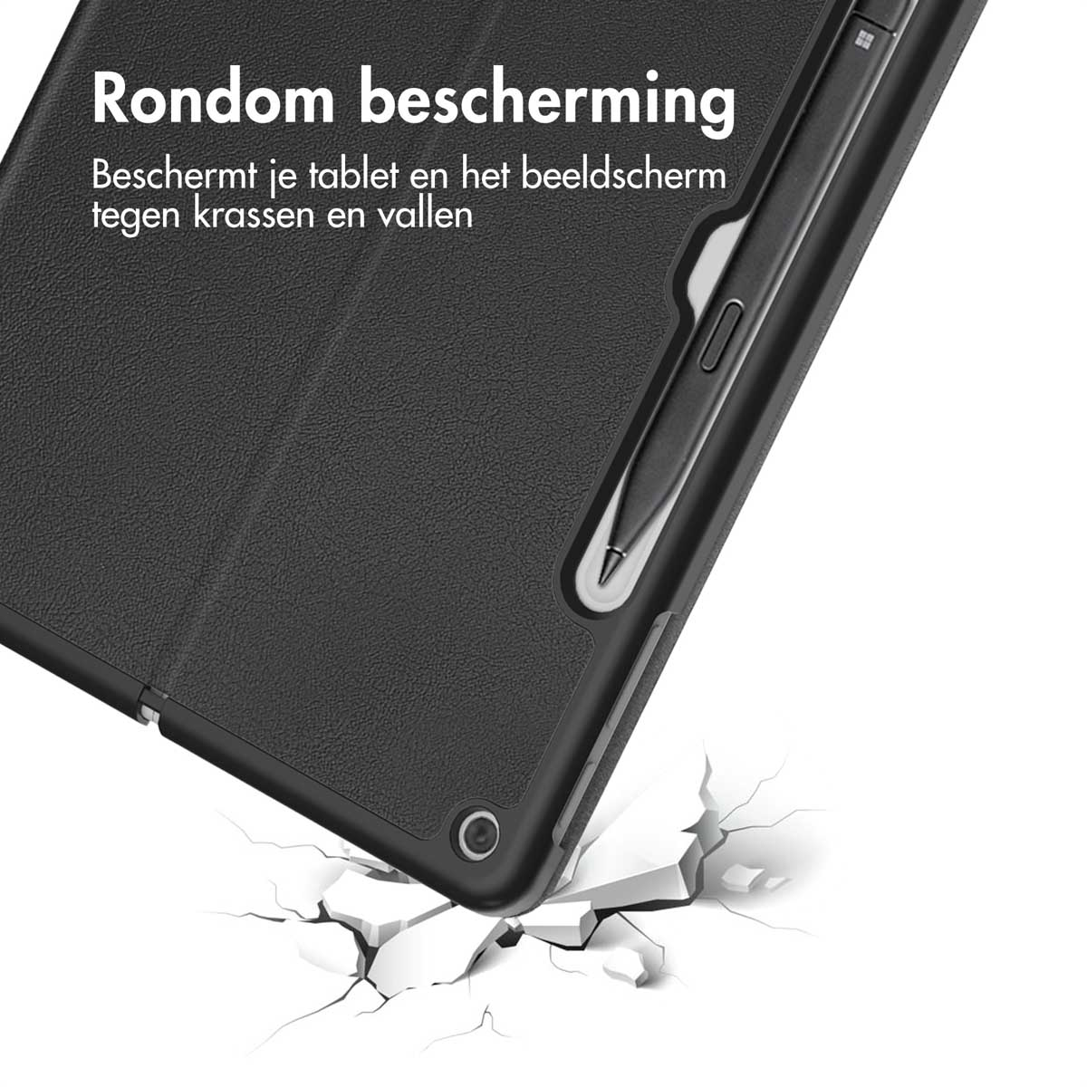 Un étui pour tablette avec un stylet, montrant la protection contre les chocs. Le texte dit 'Rondom bescherming', signifiant 'Protection complète'.