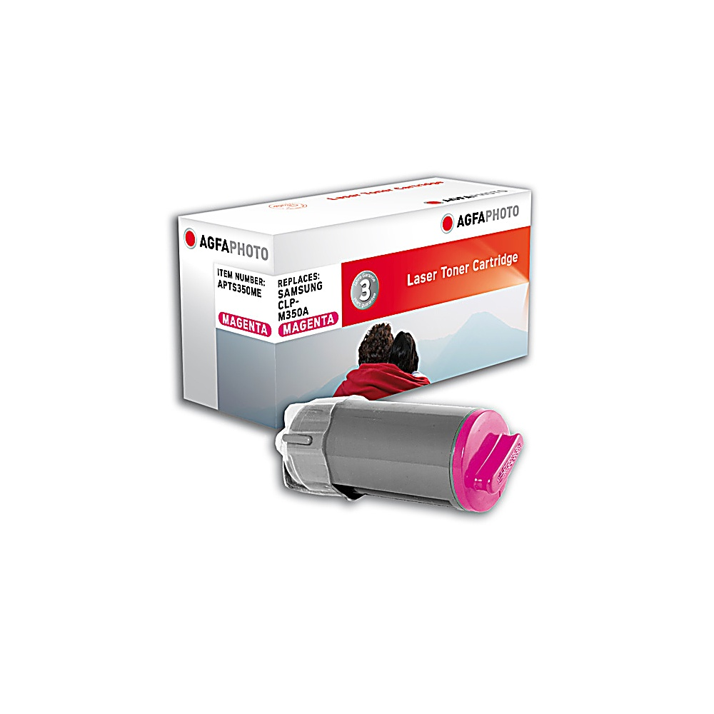 Una cartuccia toner laser magenta di AgfaPhoto. La scatola mostra testo magenta e l'immagine di persone. La cartuccia è anch'essa magenta.