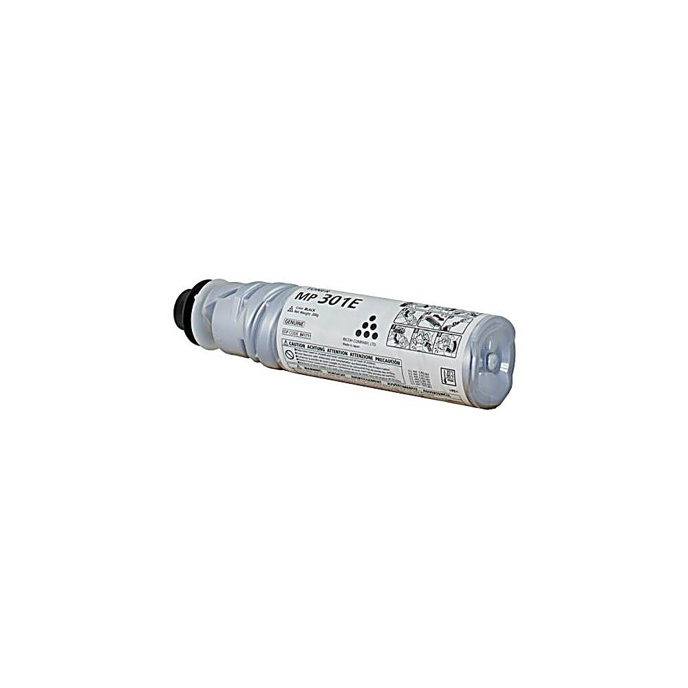 Une cartouche de toner grise Ricoh MP 301E sur fond blanc. Elle a des capuchons noirs aux extrémités et du texte sur le côté.