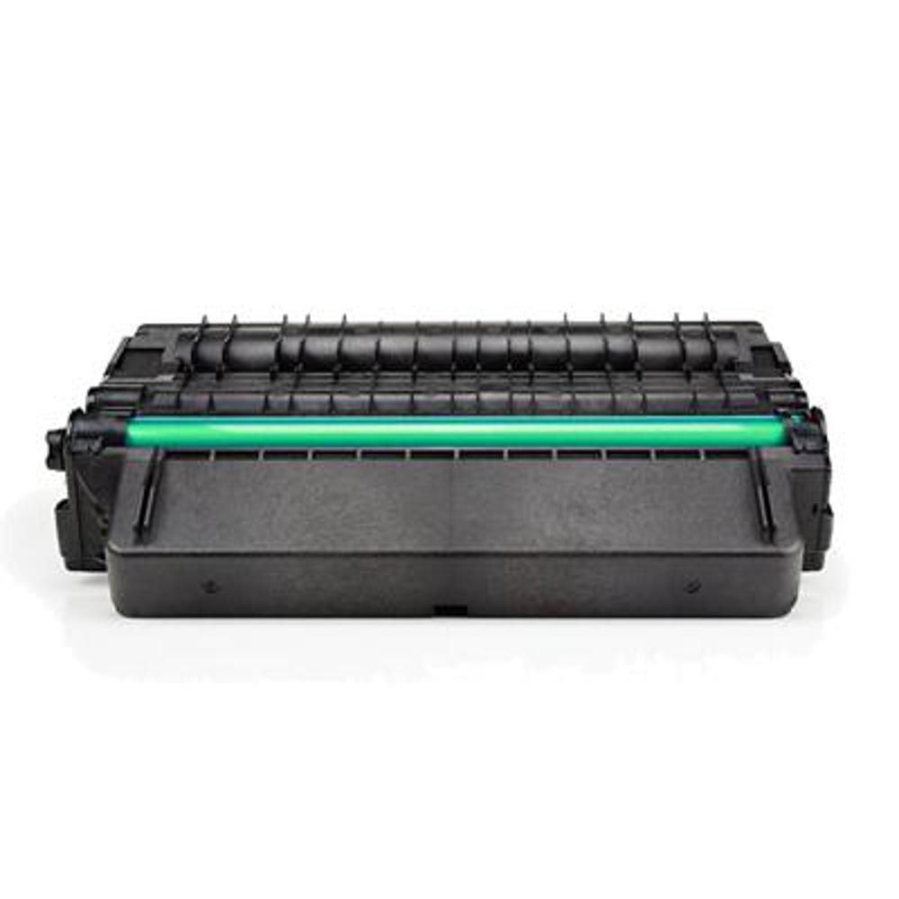 Una cartuccia di toner per stampante nera con una barra centrale verde, su sfondo bianco.