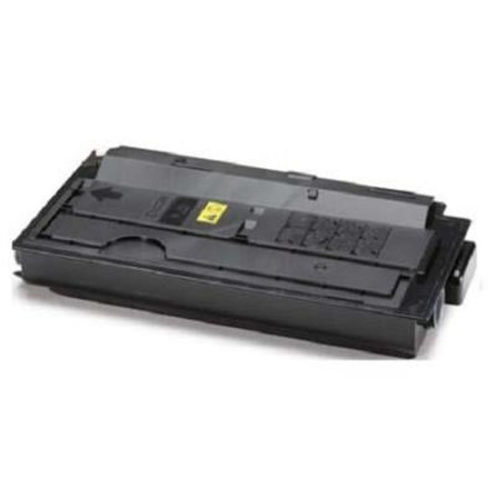 Una cartuccia di toner nera su sfondo bianco. Ha un adesivo giallo e una freccia.