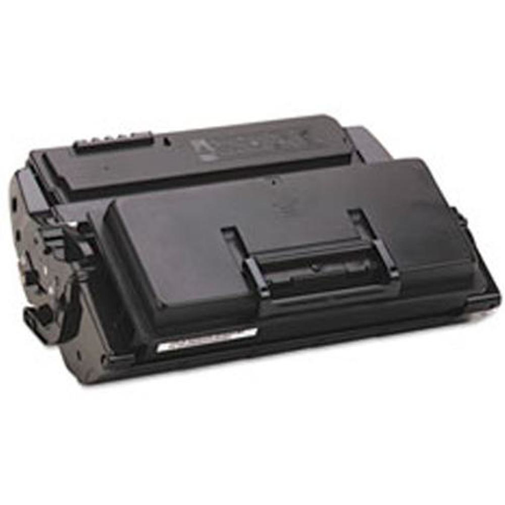Una cartuccia di toner nera per stampante su sfondo bianco. È rettangolare con una maniglia. Anche la parte superiore è nera.