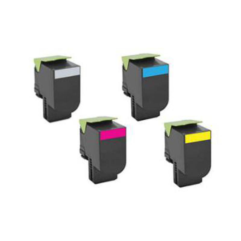 Quattro cartucce di inchiostro con etichette di colori diversi: grigio, blu, rosa e giallo. Tutte hanno coperchi verdi e corpi neri.