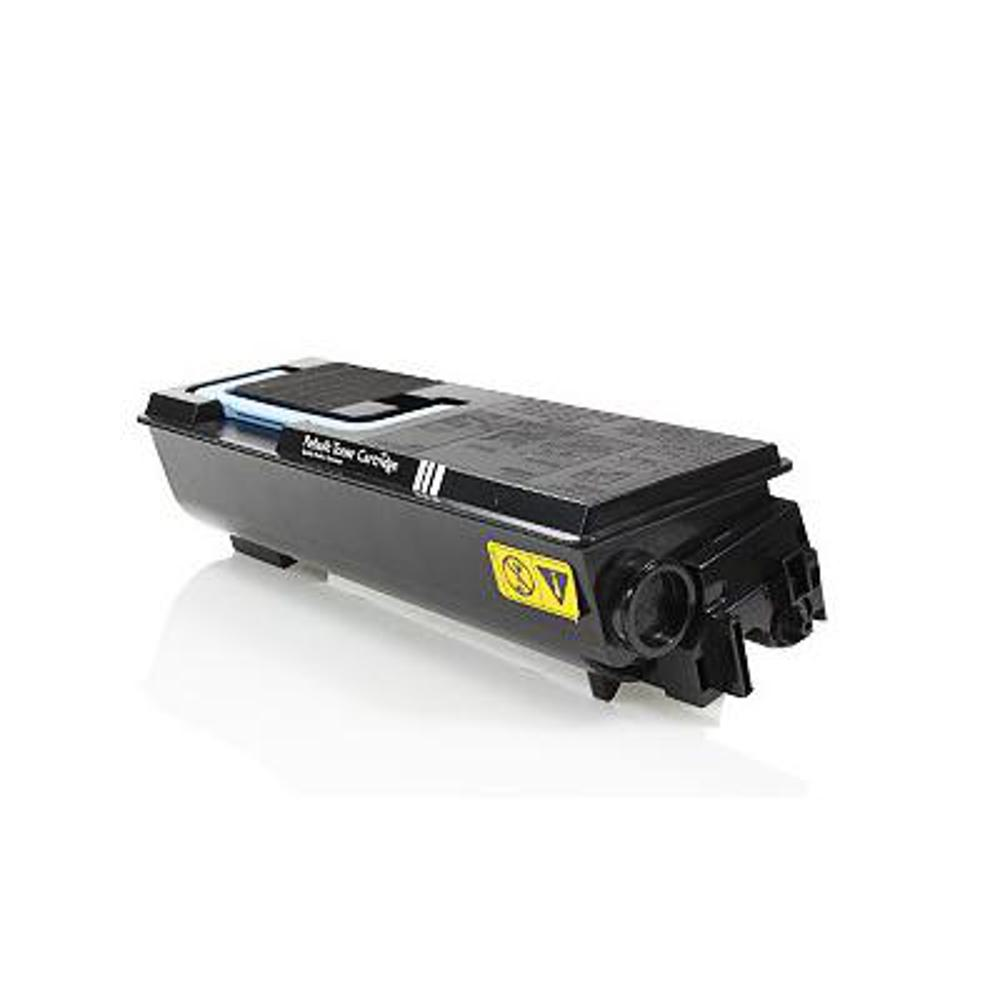 Una cartuccia toner nera con un adesivo di avvertimento giallo su sfondo bianco. La cartuccia è rettangolare.
