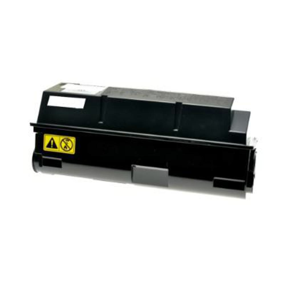 Una cartuccia di toner nera per stampante su sfondo bianco. Ha un adesivo di avvertimento giallo.