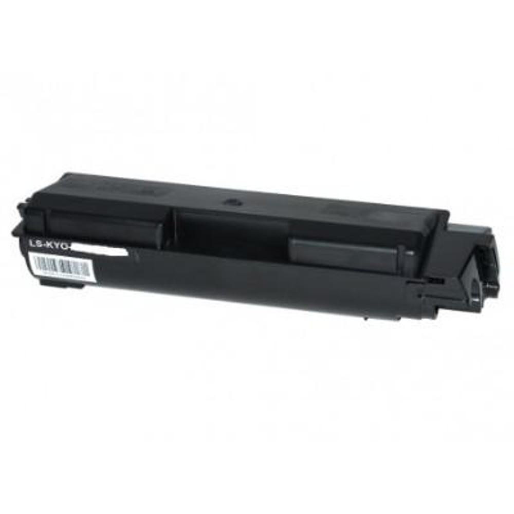 Una cartuccia toner nera per stampante su sfondo bianco. Ha un'etichetta con testo e codice a barre.