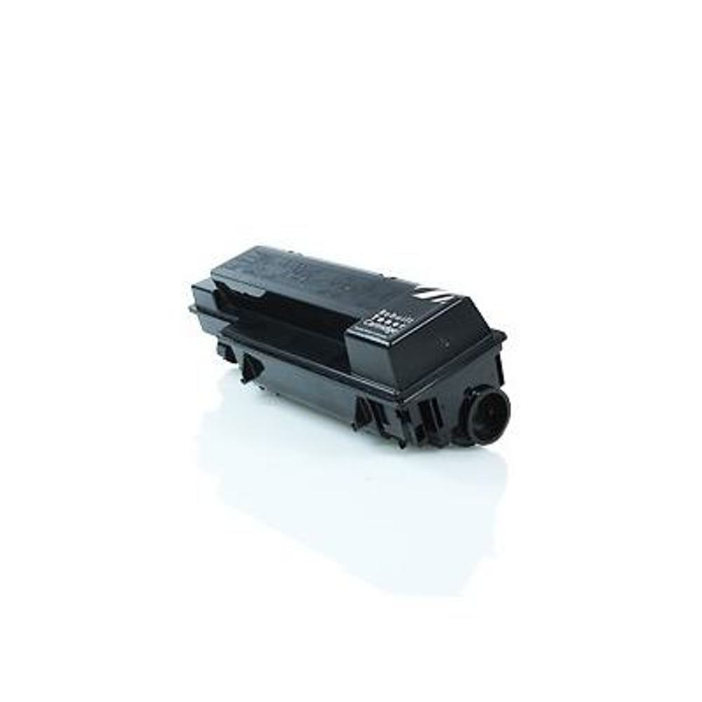 Una cartuccia toner nera per stampante è appoggiata su una superficie bianca. La cartuccia è rettangolare con un'estremità arrotondata e una piccola apertura.