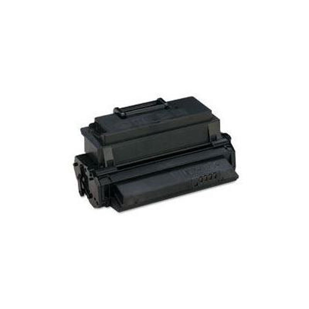 Una cartuccia toner nera su sfondo bianco. Ha una maniglia ed è rettangolare.