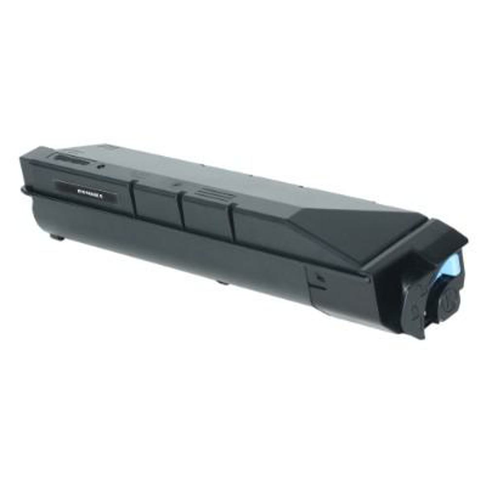 Una cartuccia toner nera su sfondo bianco. Ha una forma rettangolare con alcune parti sporgenti e un elemento blu.
