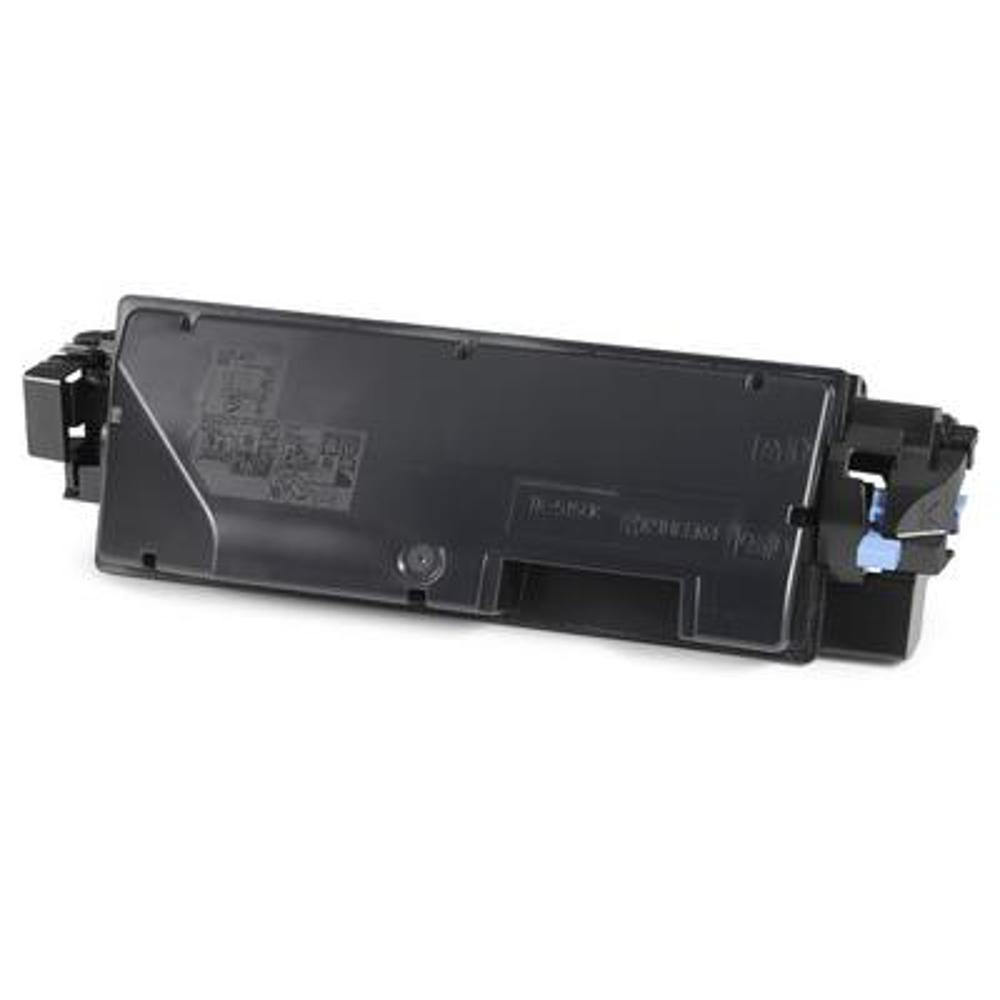 Una cartuccia di toner nera per stampante su sfondo bianco. La cartuccia ha etichette e dettagli blu.