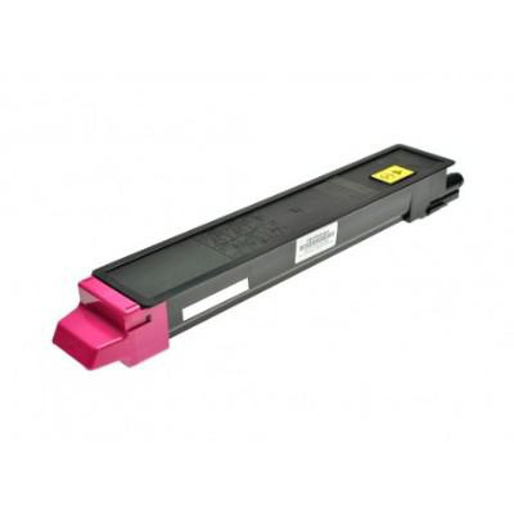 Una cartuccia toner per stampante. È principalmente nera con una sezione rosa su un'estremità. Un adesivo giallo è sulla parte superiore.