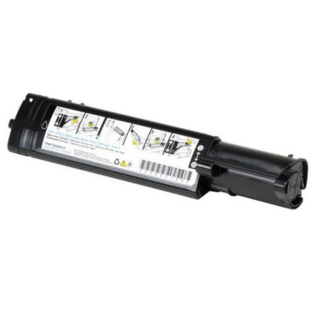 Una cartuccia di toner nera. Ha istruzioni ed etichetta. La cartuccia è su sfondo bianco ed è angolata.