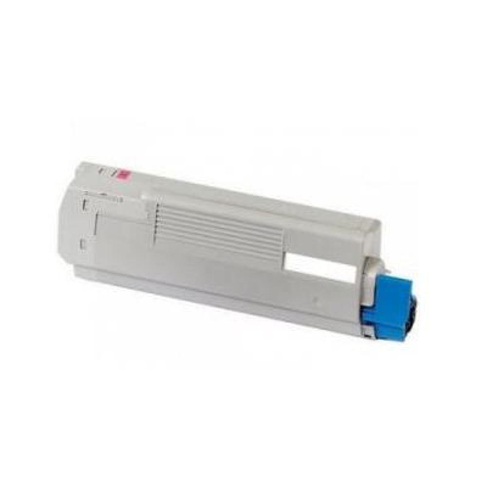 Una cartuccia di toner grigia con un componente blu all'estremità destra e un'etichetta rosa in alto. È su sfondo bianco.