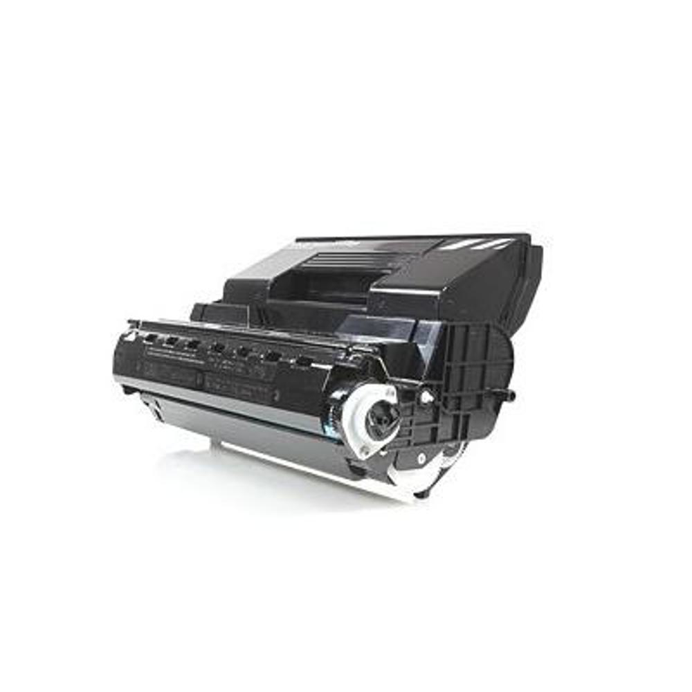 Una cartuccia di toner nera per stampante su sfondo bianco. La cartuccia ha una forma cilindrica ed è leggermente inclinata verso destra.