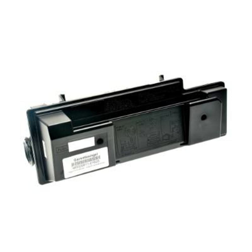 Un componente nero della stampante con etichetta su sfondo bianco. Ha forma rettangolare e dettagli interni complessi.