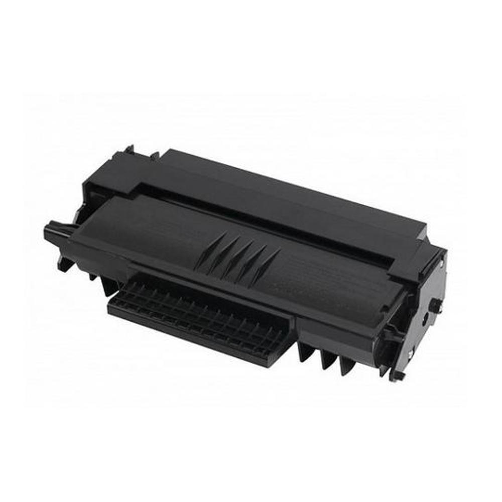 Una cartuccia di toner nera per stampante. Ha una forma rettangolare con un motivo a griglia in basso e linee angolate in alto.