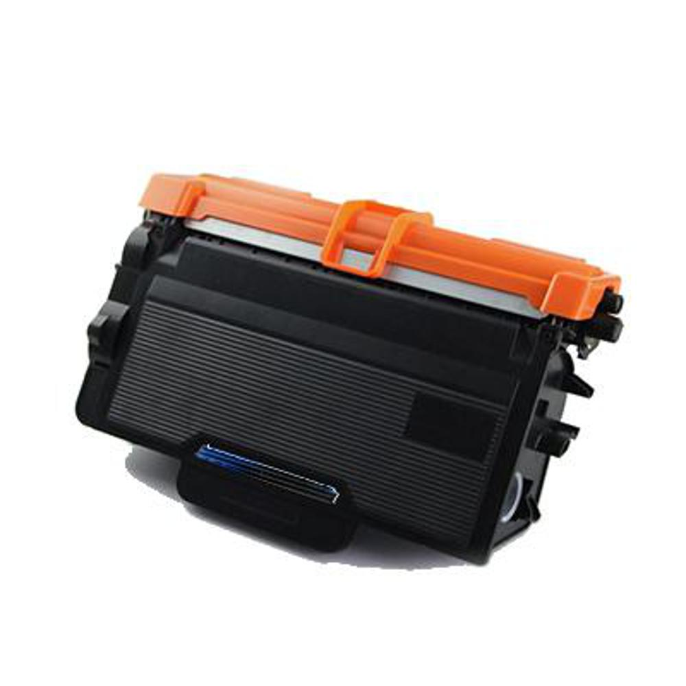 Una cartuccia di toner per stampante nera e arancione su sfondo bianco. La cartuccia ha una maniglia arancione.