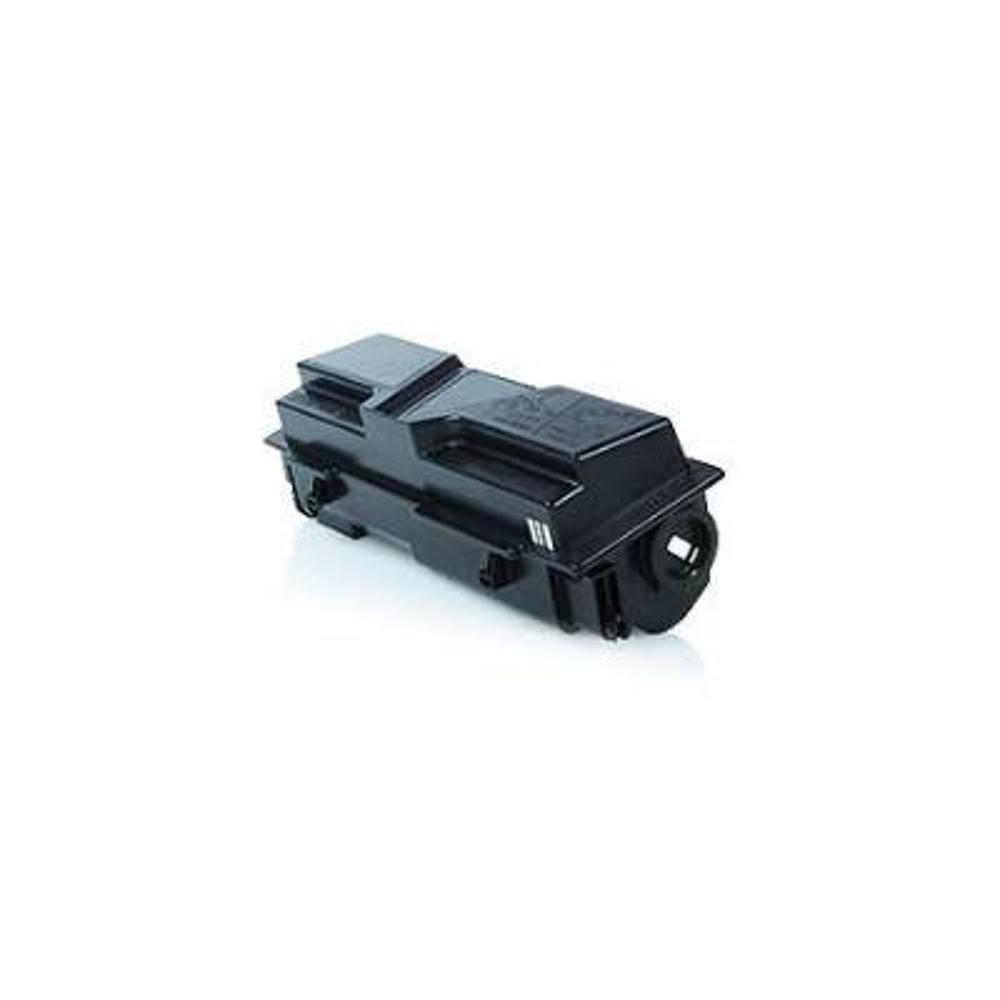 Una cartuccia toner nera per stampante. Si trova su uno sfondo bianco, leggermente angolata. La cartuccia ha una forma rettangolare complessa.