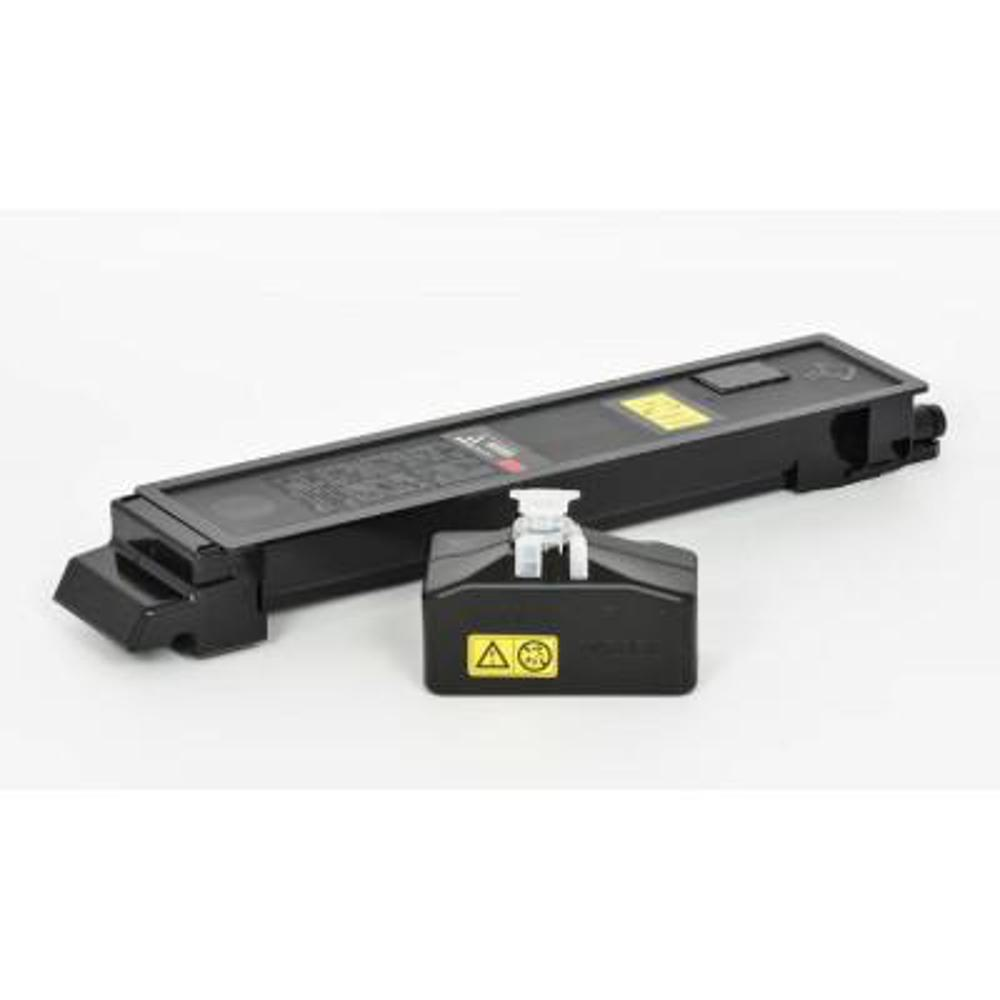 Una cartuccia di toner nera e un componente nero più piccolo con una clip bianca ed etichetta di avvertimento gialla.