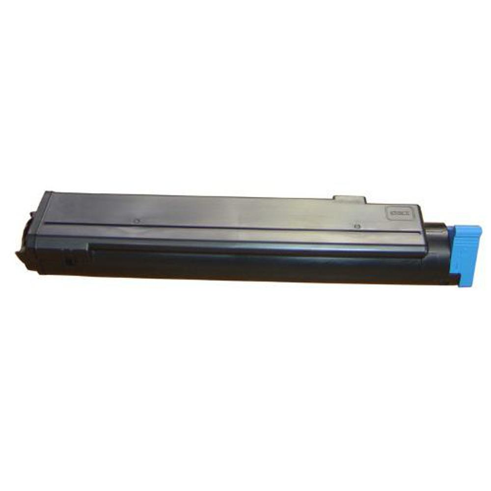 Una cartuccia di toner nera con manico blu sul lato destro. La cartuccia è su sfondo bianco.