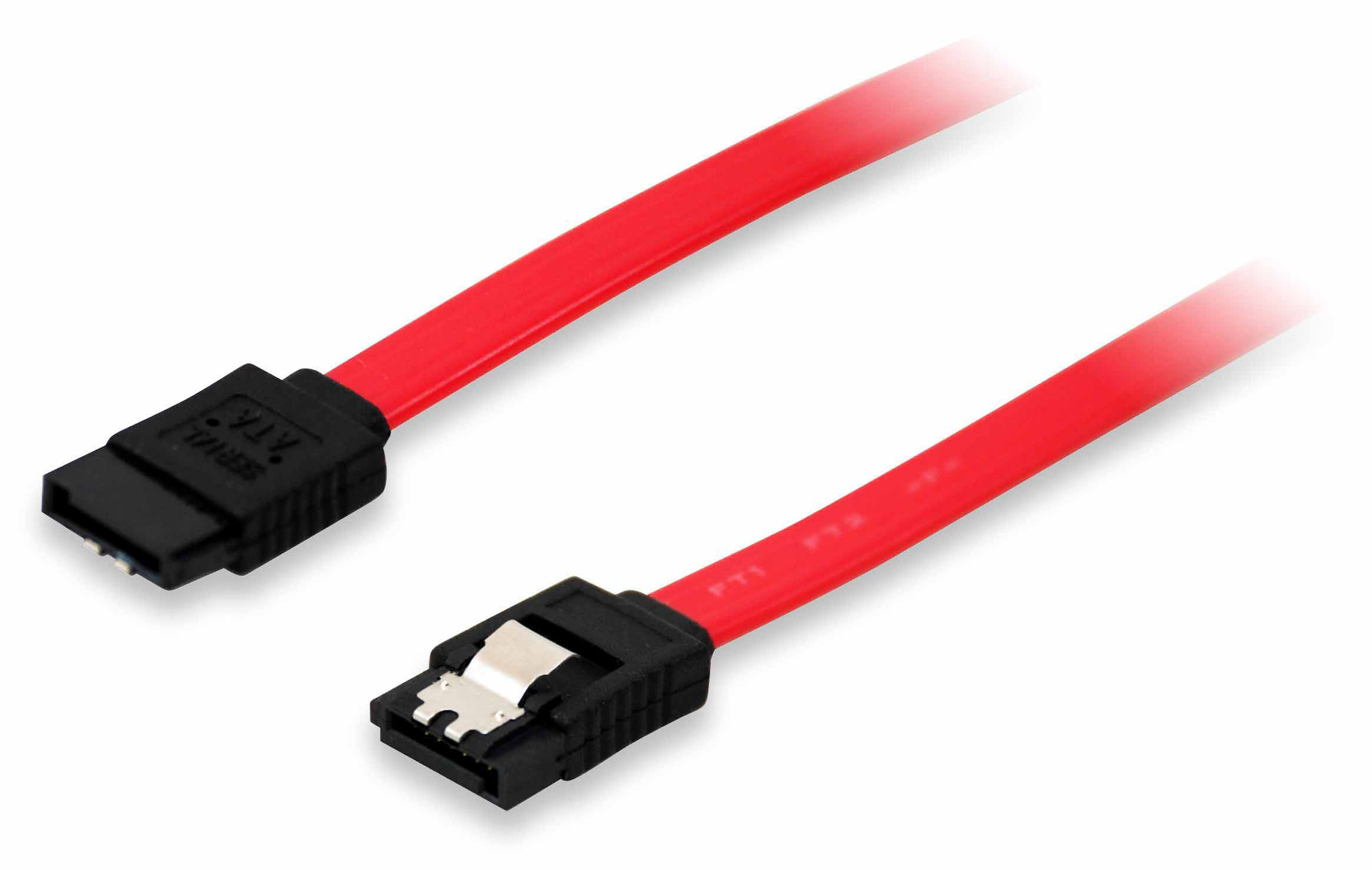 Twee rode SATA-kabels op een witte achtergrond. Elke kabel heeft een zwarte connector, één met labels.