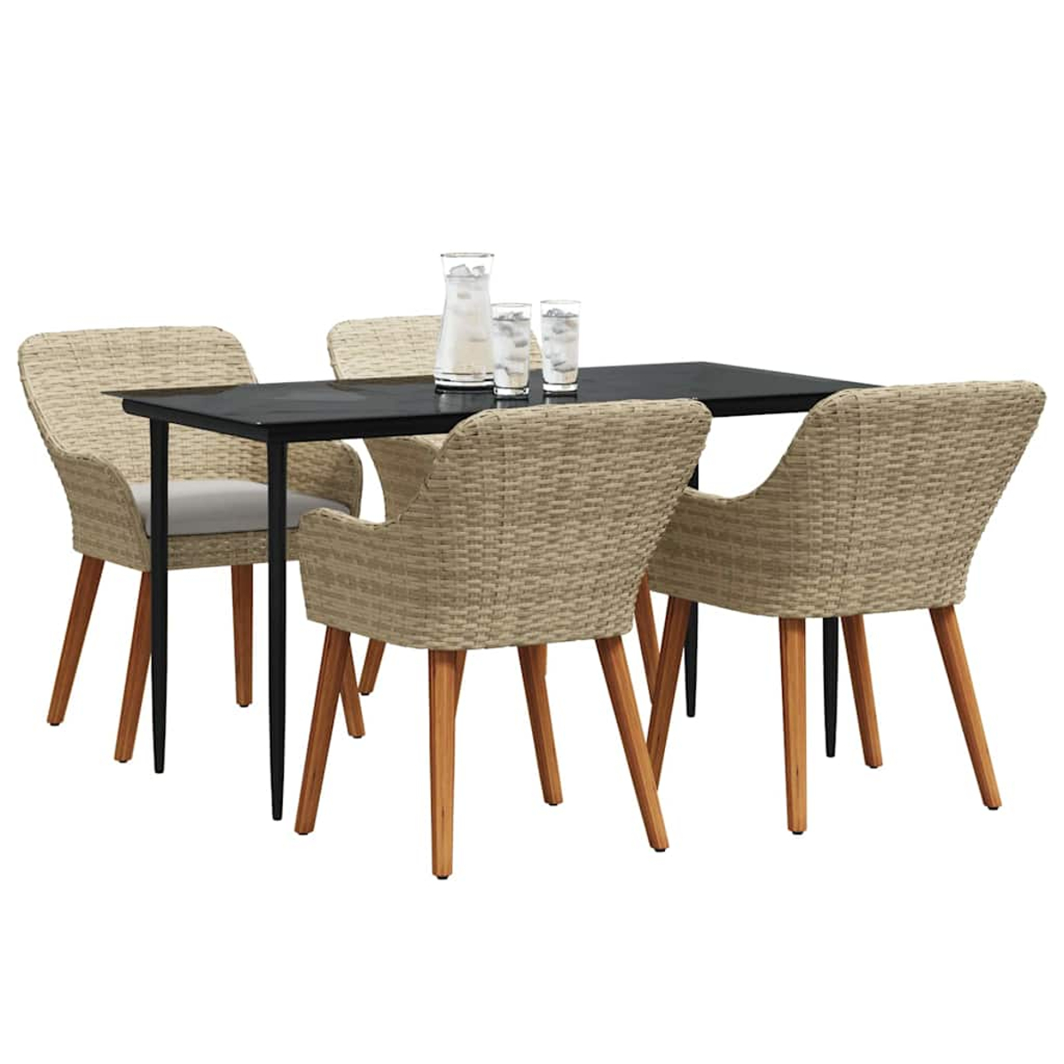 Ein Ess-Set mit einem schwarzen Tisch, vier Korbstühlen, einem Krug und zwei Gläsern. Die Stühle haben Holzbeine.