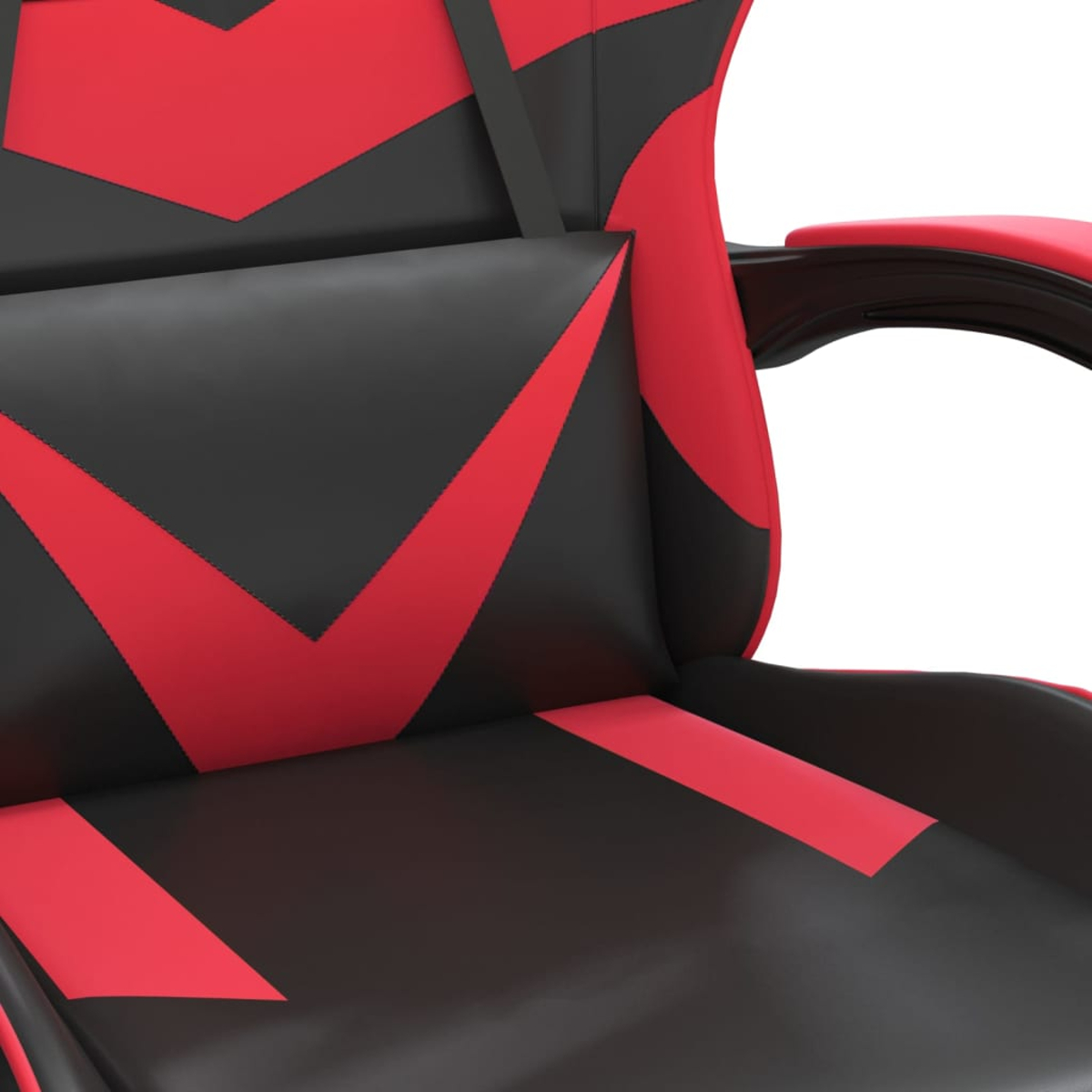 Nahaufnahme eines Gaming-Stuhls. Er hat eine schwarze Basis mit roten Akzenten. Der Stuhl hat eine Kopfstütze und Armlehnen. Der Hintergrund ist weiß.
