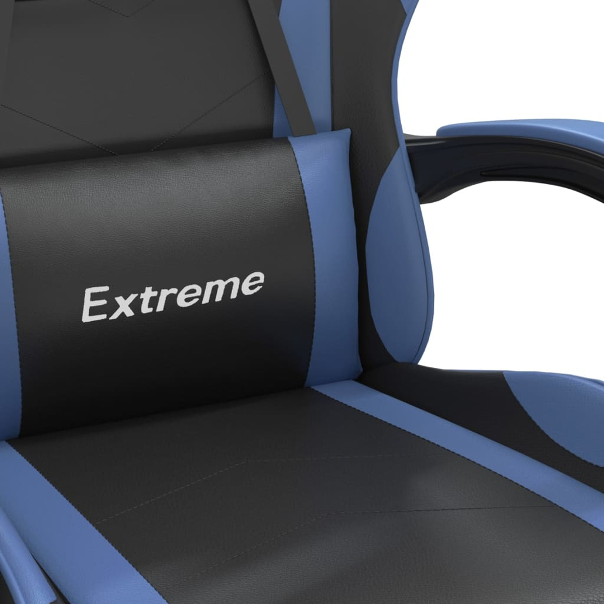 Nahaufnahme eines blau-schwarzen Gaming-Stuhls. Das Wort "Extreme" ist auf der Kopfstütze aufgedruckt.
