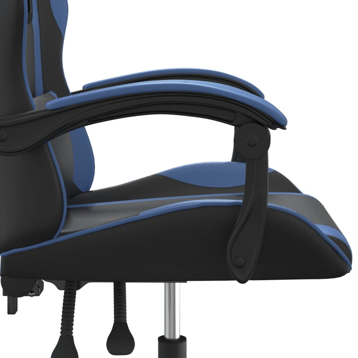 Nahaufnahme eines Gaming-Stuhls. Er hat schwarzes und blaues Leder, geschwungene Armlehnen und einen silbernen hydraulischen Lift.