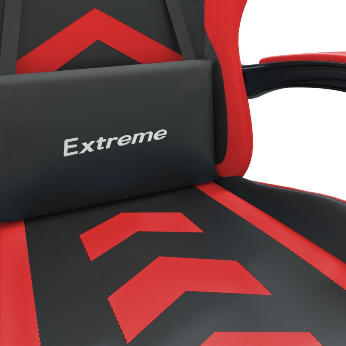 Nahaufnahme eines Gaming-Stuhls. Er ist schwarz und rot mit dem Wort "Extreme" auf einem Kissen.