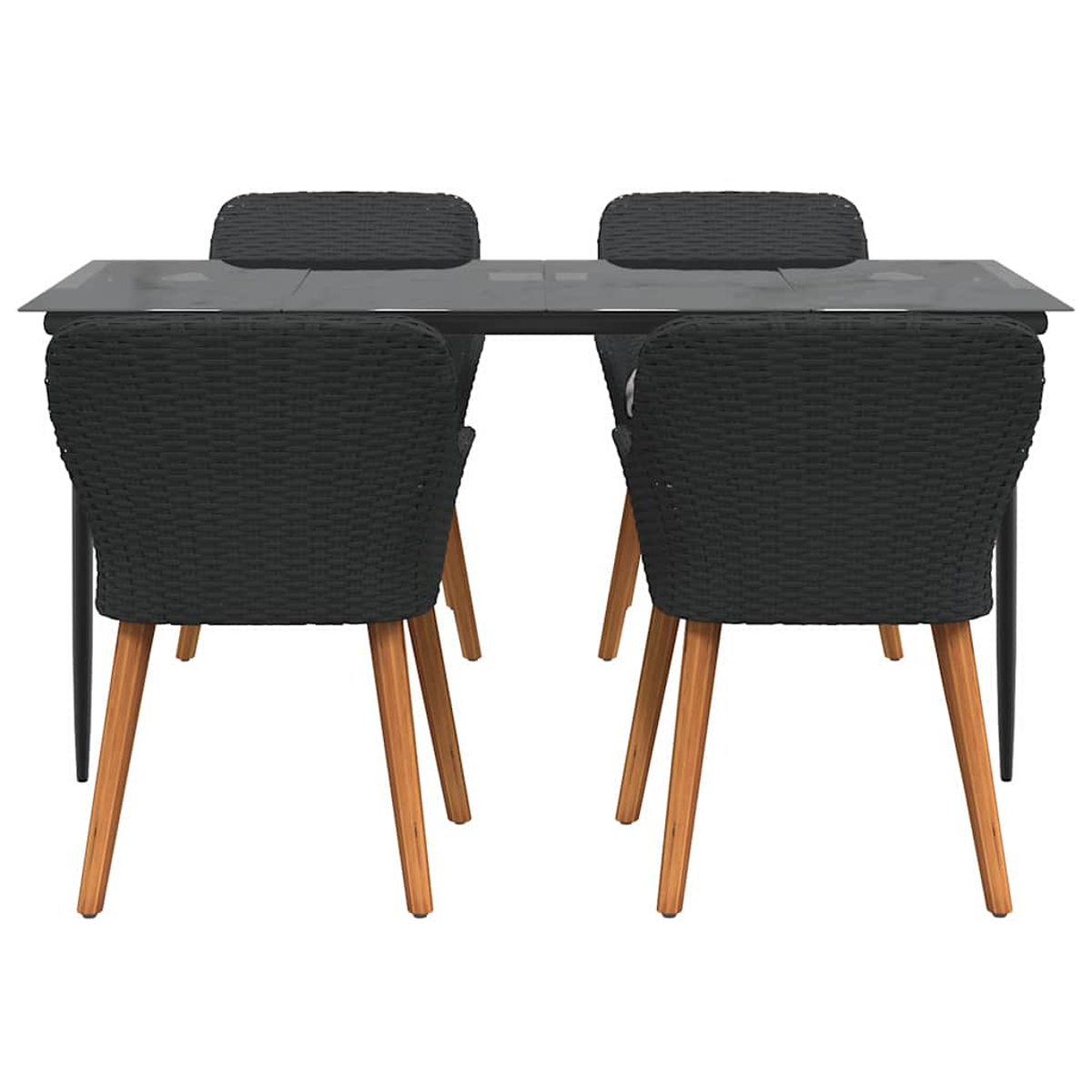 Vier schwarze Korbstühle umgeben einen schwarzen Tisch mit Holzbeinen. Der Hintergrund ist weiß.