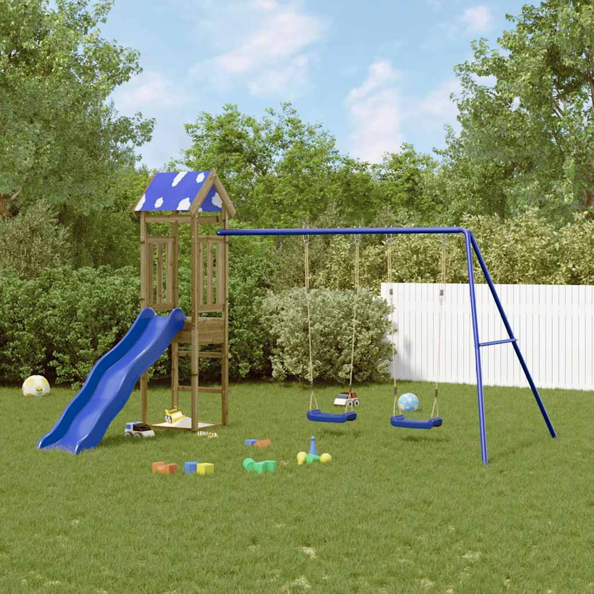 Ein Spielplatz mit einer blauen Rutsche, Schaukeln und einer Holzkonstruktion auf einer Rasenfläche mit Spielzeug.