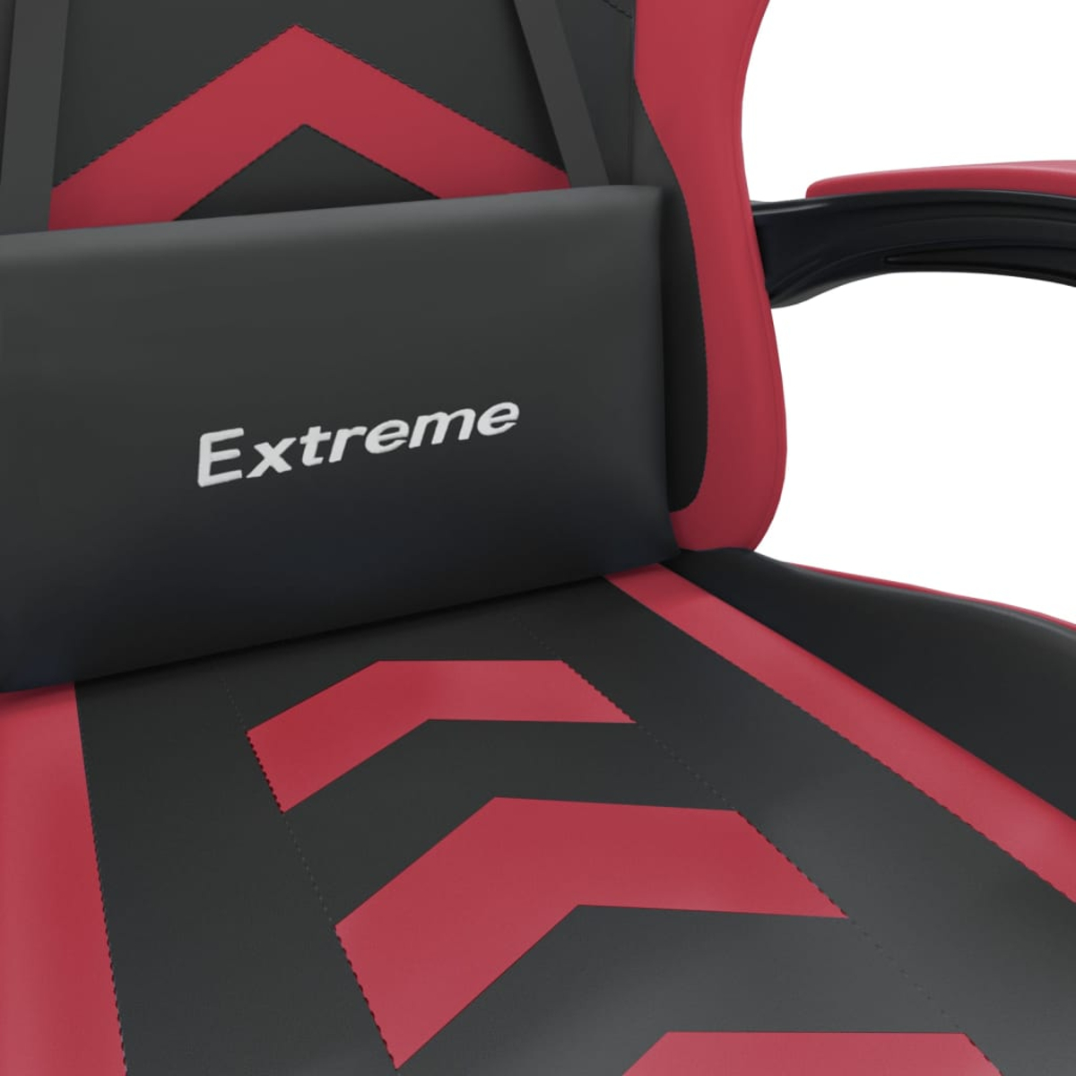 Nahaufnahme eines Gaming-Stuhls. Er hat schwarze und rote Akzente mit dem Wort "Extreme" auf der Kopfstütze.