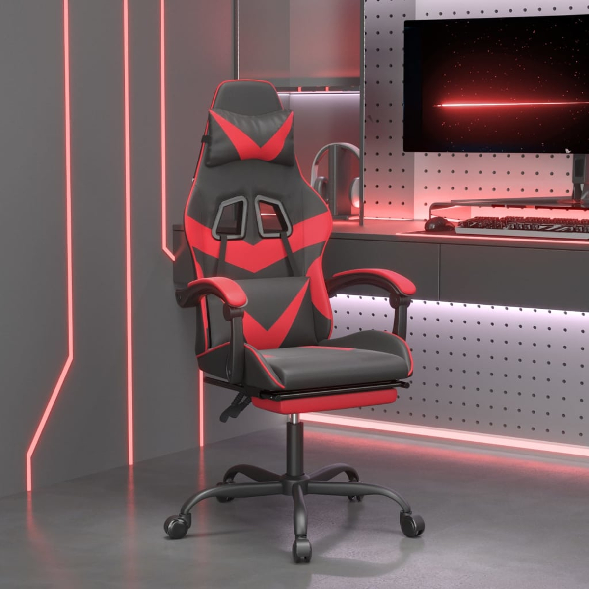 Ein Gaming-Stuhl mit roten und schwarzen Akzenten dominiert die Szene. Er steht in einem Raum mit Schreibtisch, Bildschirm und Neonbeleuchtung.