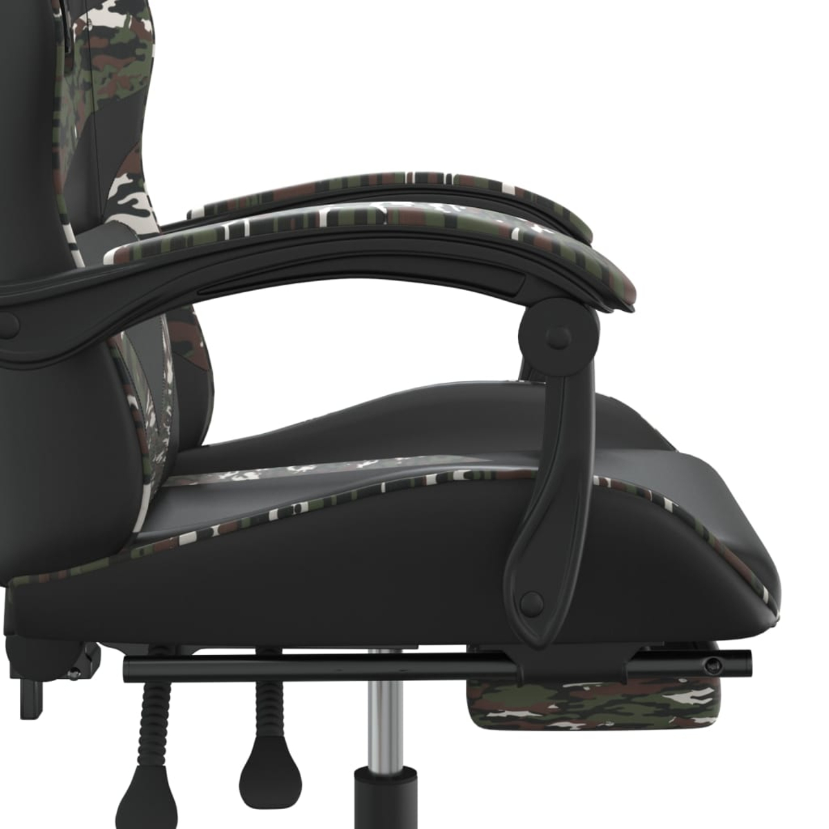 Seitenansicht eines schwarzen und tarnfarbenen Gaming-Stuhls. Er hat Armlehnen und ein Gestell mit Rädern sowie ein Tarnmuster auf dem Sitz.