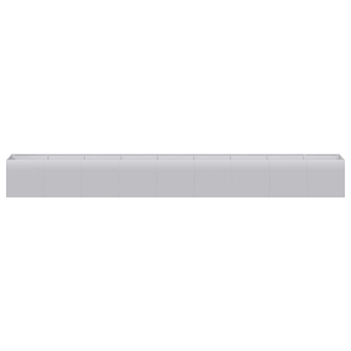 Una lunga struttura rettangolare grigio chiaro. Sembra un muro o un elemento decorativo. Lo sfondo è bianco.