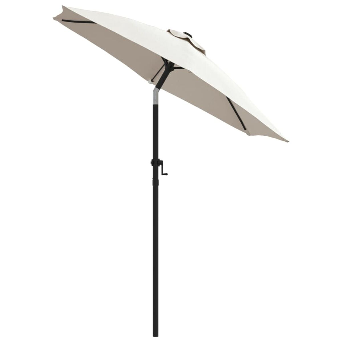 Un ombrellone beige, aperto ad angolo. Ha un palo e un telaio neri. Lo sfondo è bianco.