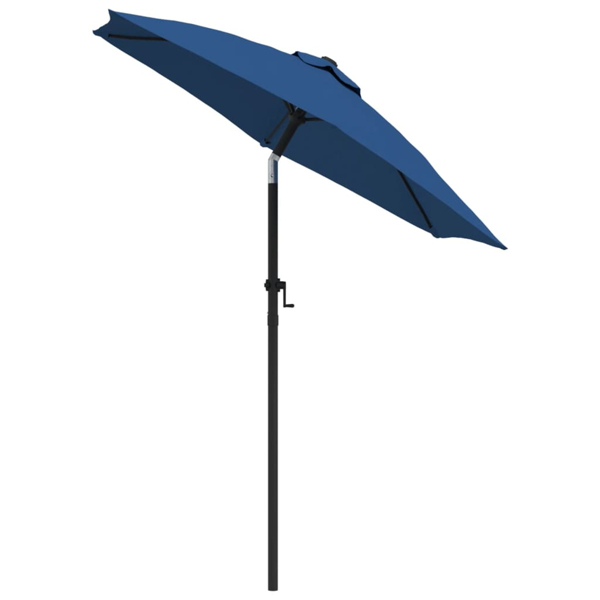 Un ombrellone blu navy, aperto ad angolo. Ha un palo e un telaio neri. Lo sfondo è bianco.