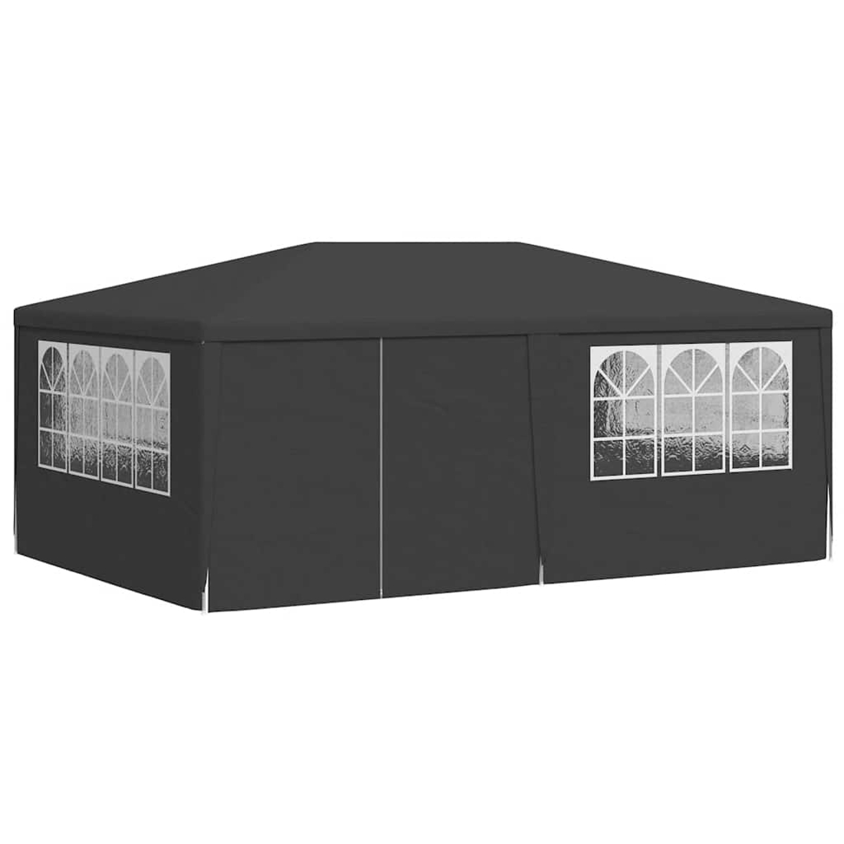 Una glorieta gris oscura con ventanas enmarcadas en blanco. Las ventanas tienen un patrón repetitivo. La glorieta es rectangular con techo plano.