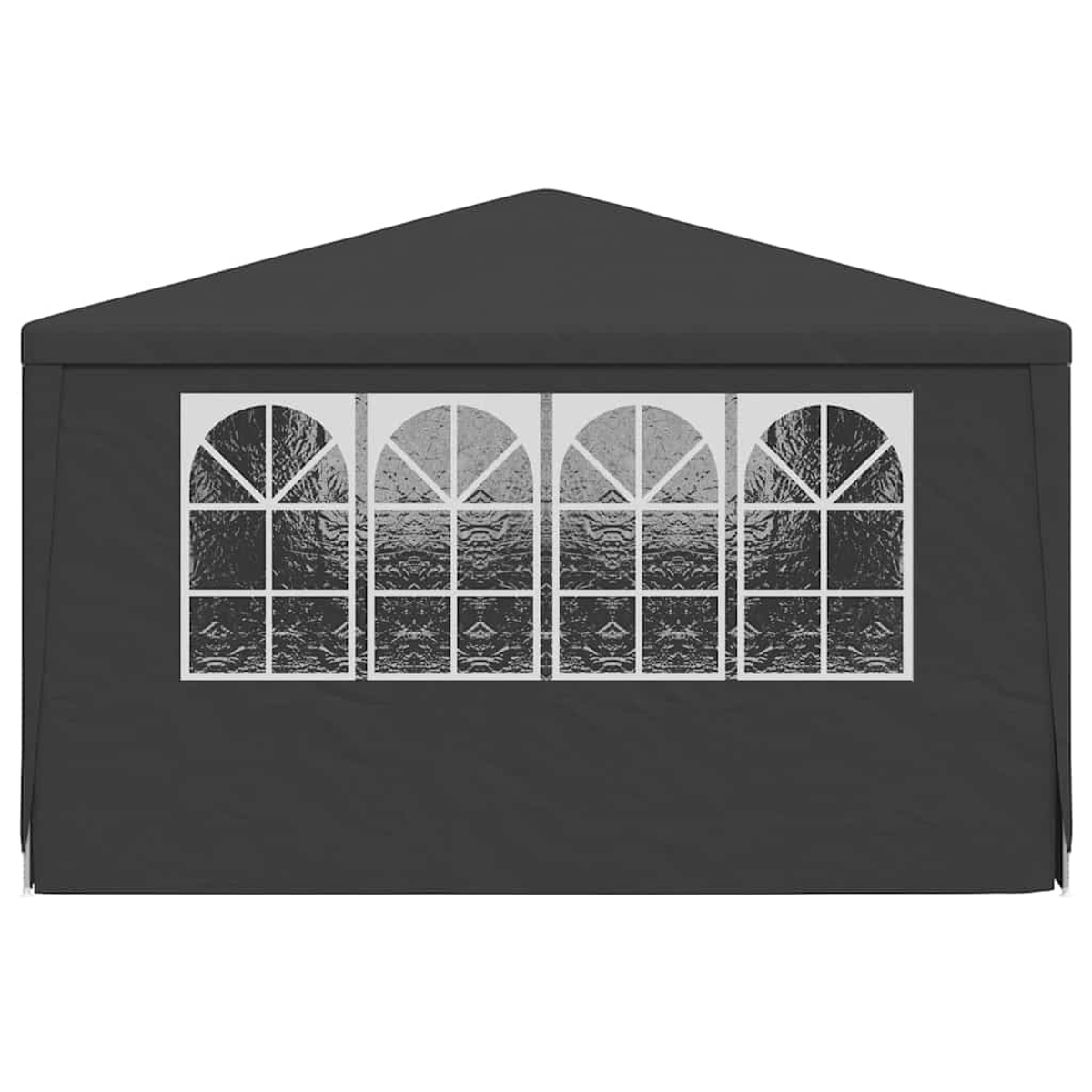 Una carpa gris oscuro con cuatro ventanas arqueadas. Cada ventana tiene un patrón de cuadrícula blanca. El techo es triangular.