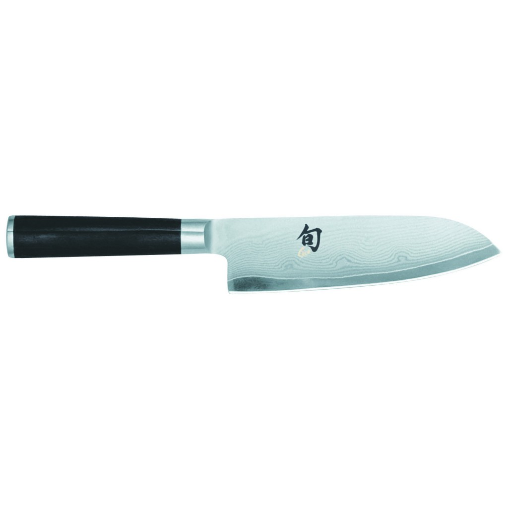 Ein Shun-Kochmesser. Es hat einen schwarzen Griff, eine silberne Klinge mit Muster und ein japanisches Symbol.