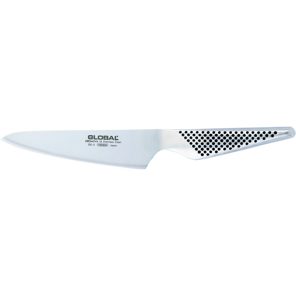 Ein Edelstahl-Küchenmesser mit scharfer Klinge. Der Griff ist mit schwarzen Kreisen versehen. Der Markenname GLOBAL ist sichtbar.