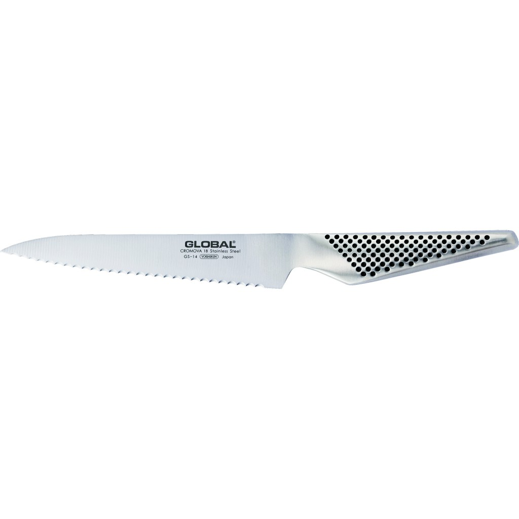 Ein gezahntes Messer mit silberner Klinge und einem Griff mit schwarzen Punkten. Auf dem Messer ist der Markenname GLOBAL aufgedruckt.