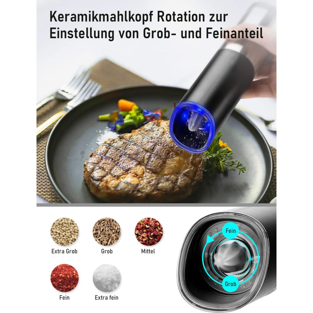 Ein Steak auf einem Teller wird mit einem elektrischen Pfefferstreuer gewürzt. Verschiedene Optionen für die Gewürzstärke werden angezeigt.