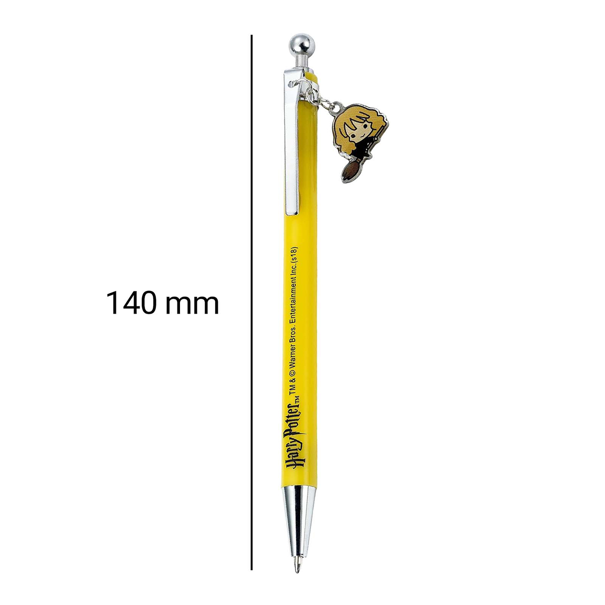 Ein gelber Harry-Potter-Stift mit einem Anhänger einer Figur auf einem Besen. Er ist 140 mm lang. Der Stift befindet sich auf weißem Hintergrund.